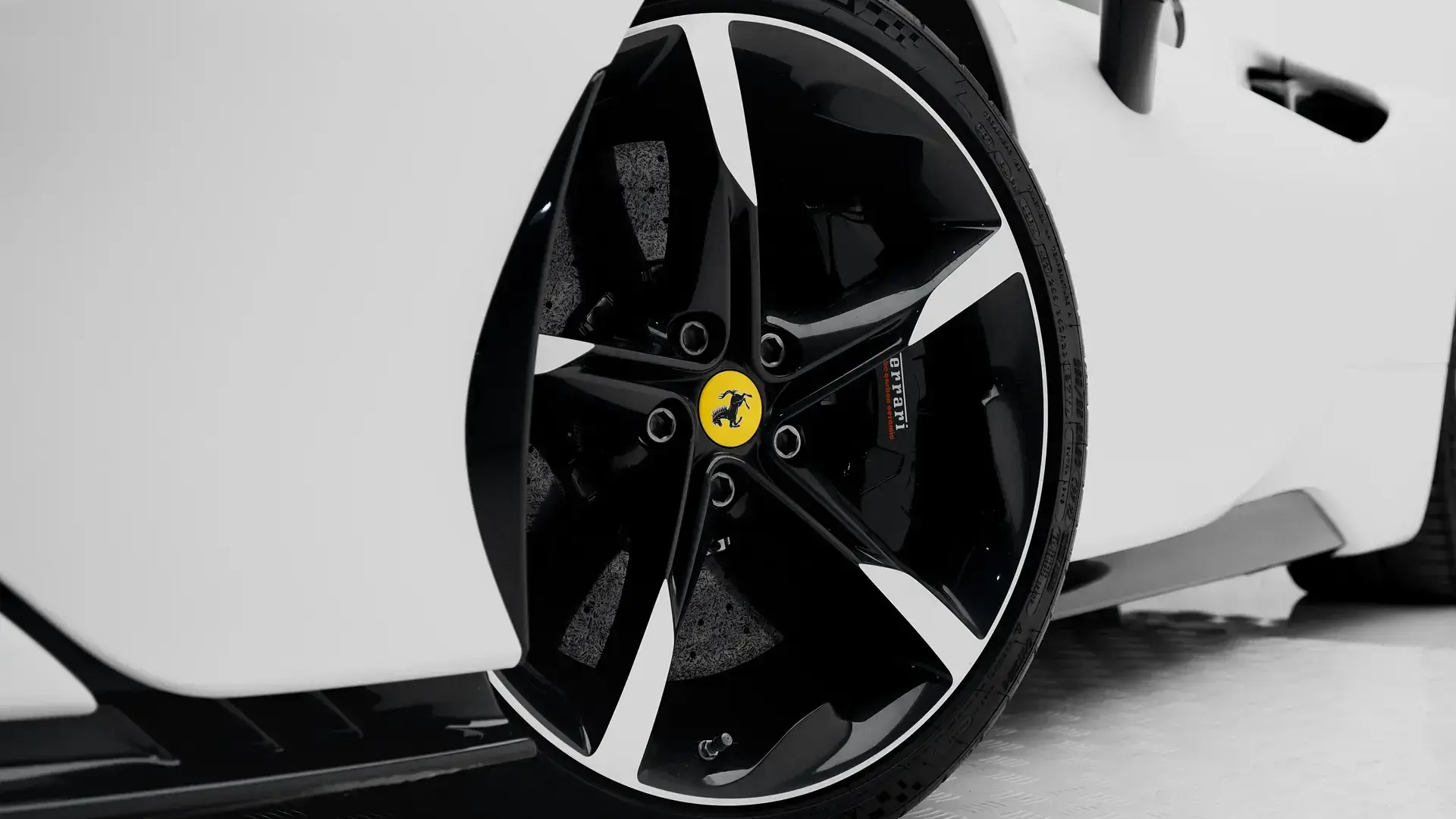 Ferrari SF90 Spider